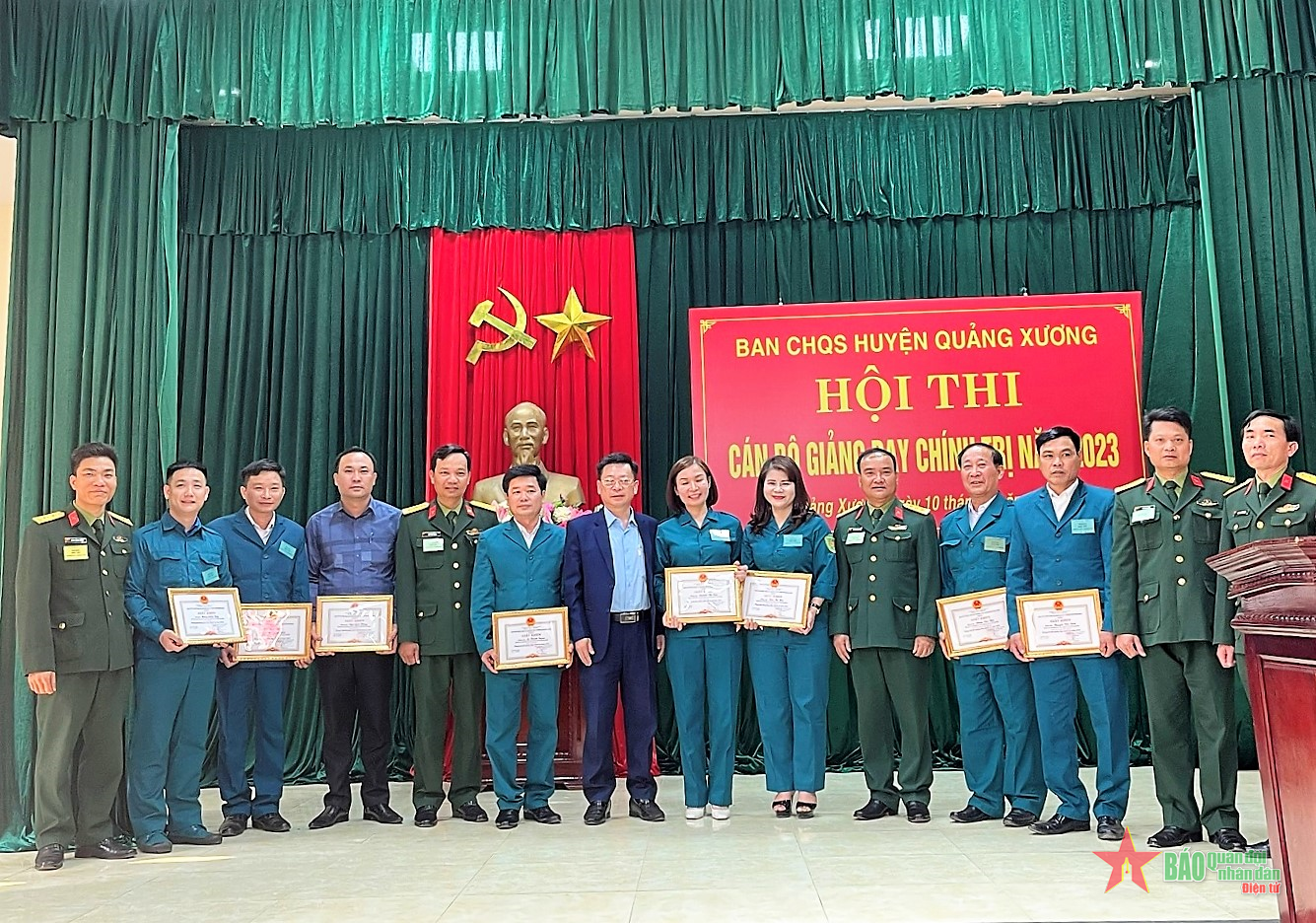 Cuộc “sát hạch” của những chính trị viên sao vuông